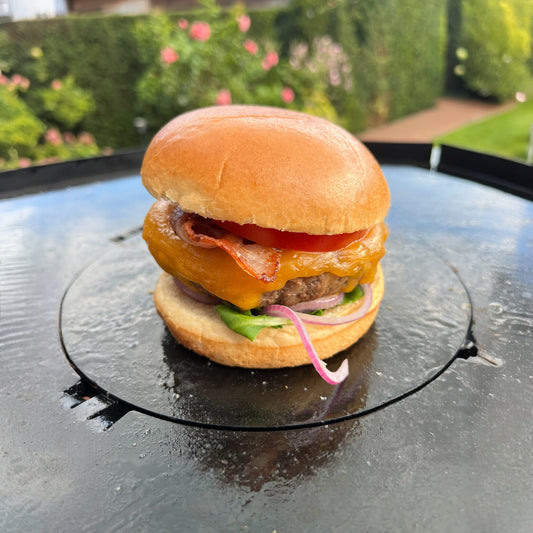 Perfekte Burger auf der Grillplatte zubereiten